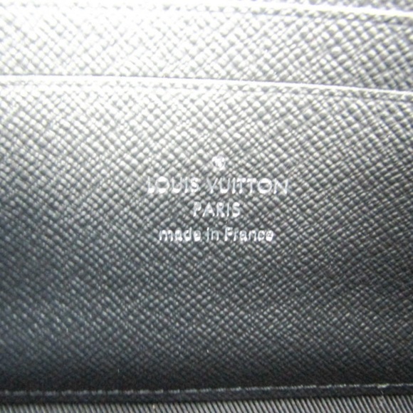 Louis Vuitton Pouch 100% Authentic - Picture 9 of 10